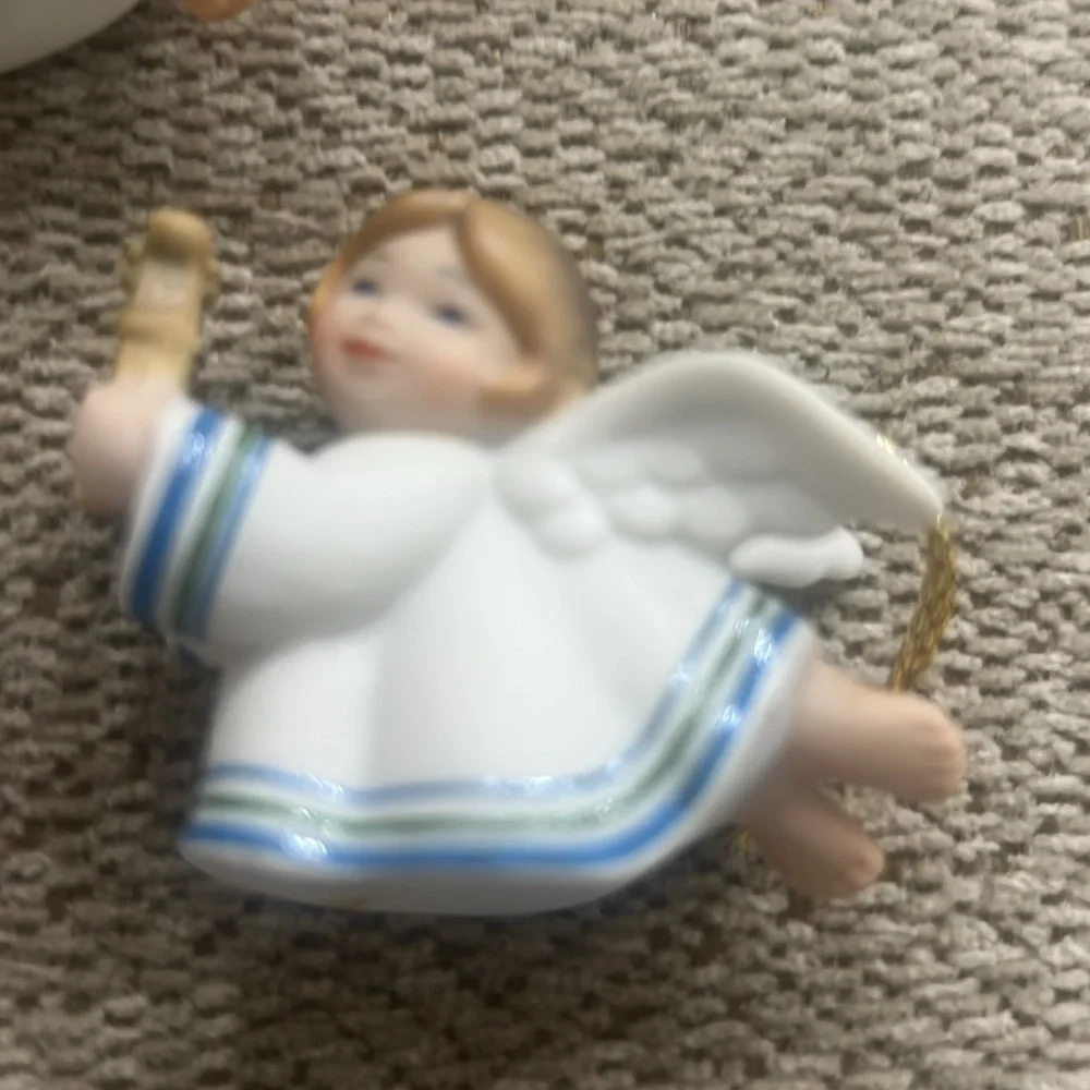 VINTAGE 1983 Avon Christmas Ornament Collection: Peace on Earth Angles